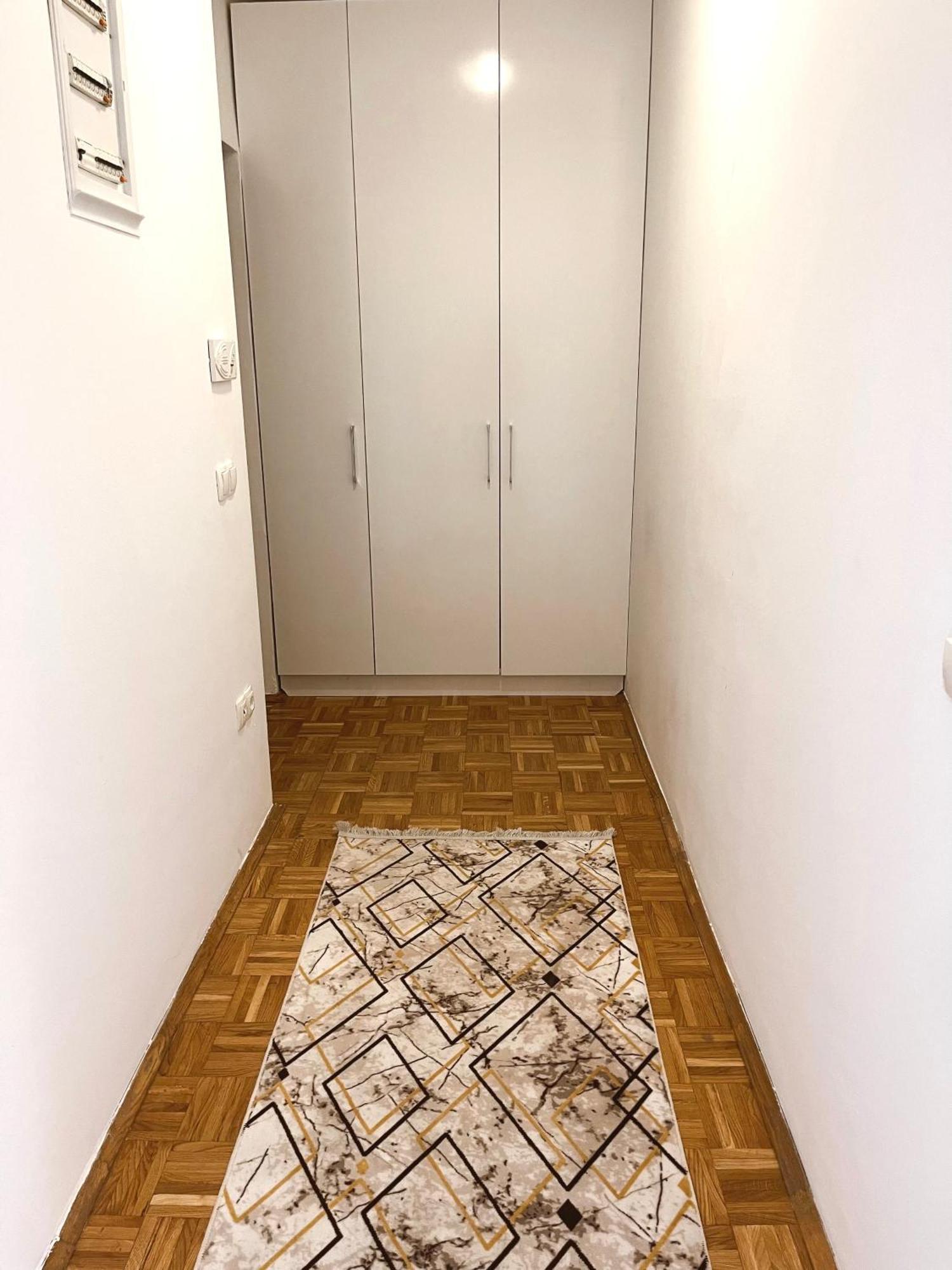 Apartment Troi プリシュティナ エクステリア 写真